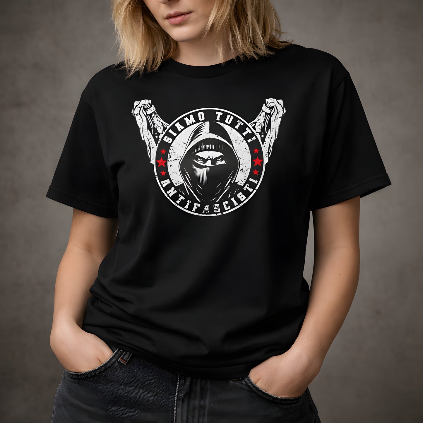 Siamo tutti Antifascisti - Basic T-Shirt