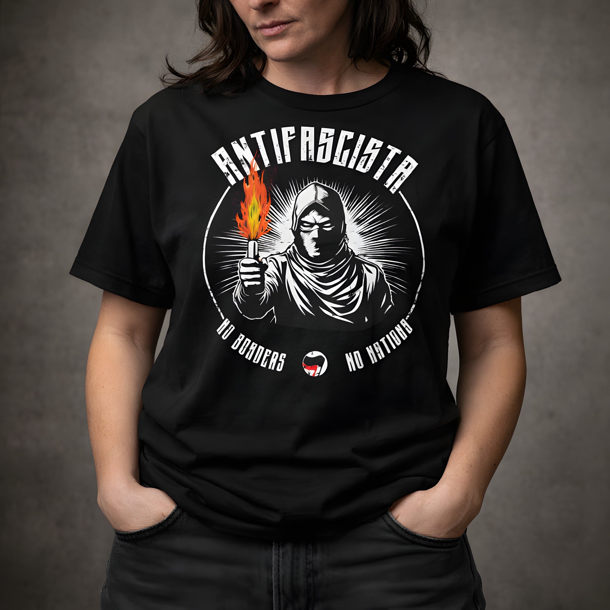 Antifascista (No Borders No Nations) - Basic T-Shirt