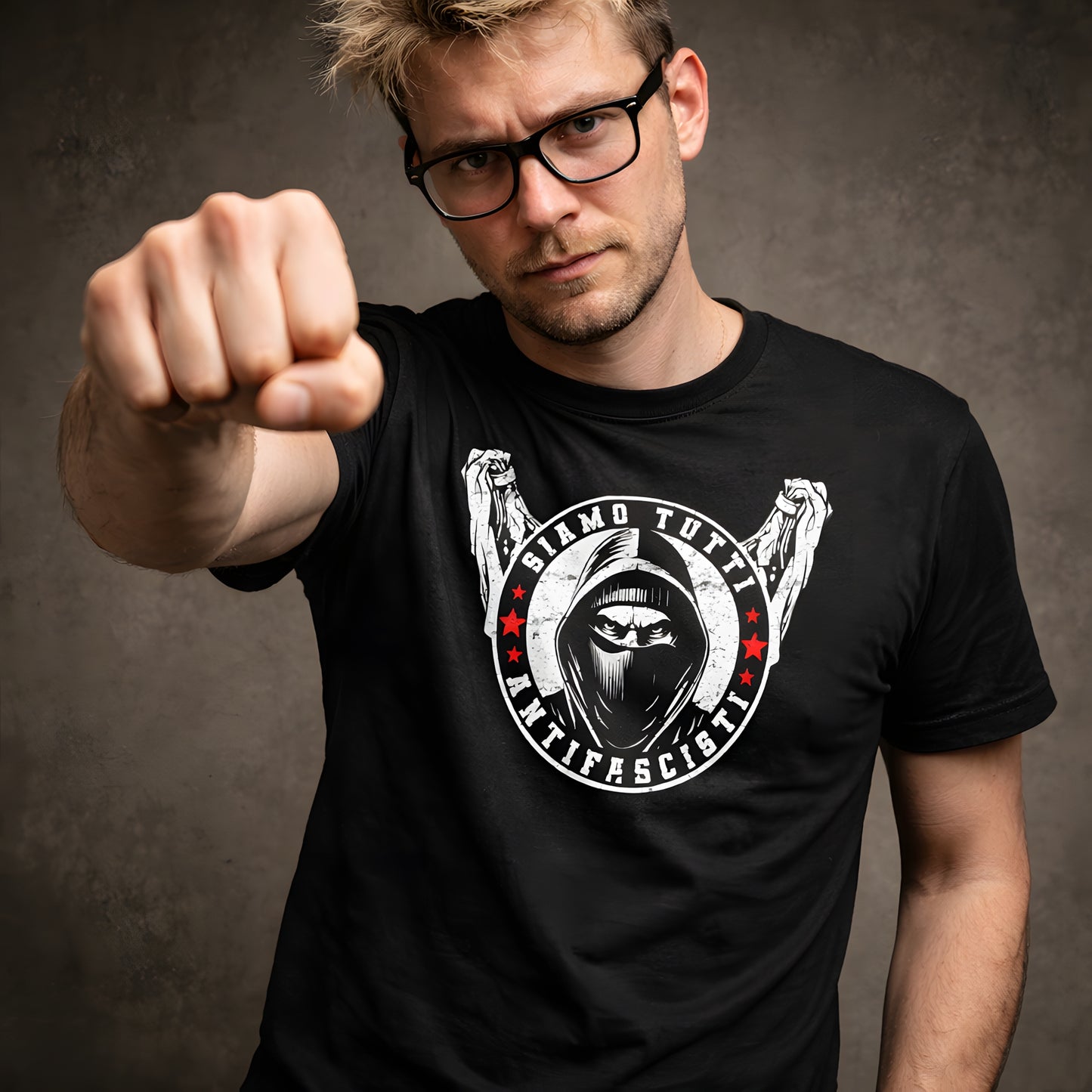 Siamo tutti Antifascisti - Retail Fit T-Shirt
