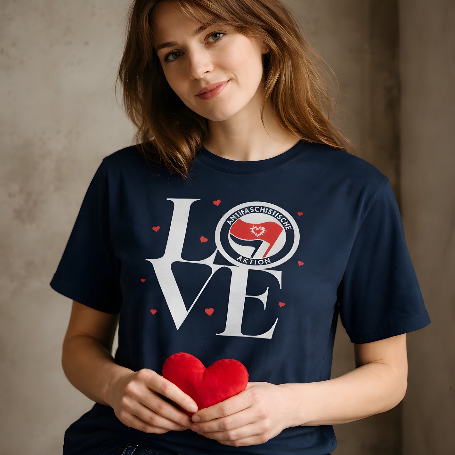 LOVE - Premium T-Shirt