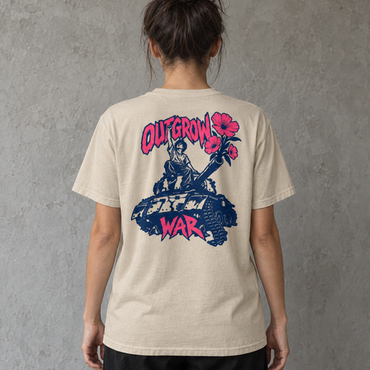 Outgrow War [Front Stick/Backprint] - Basic T-Shirt – Rückenansicht